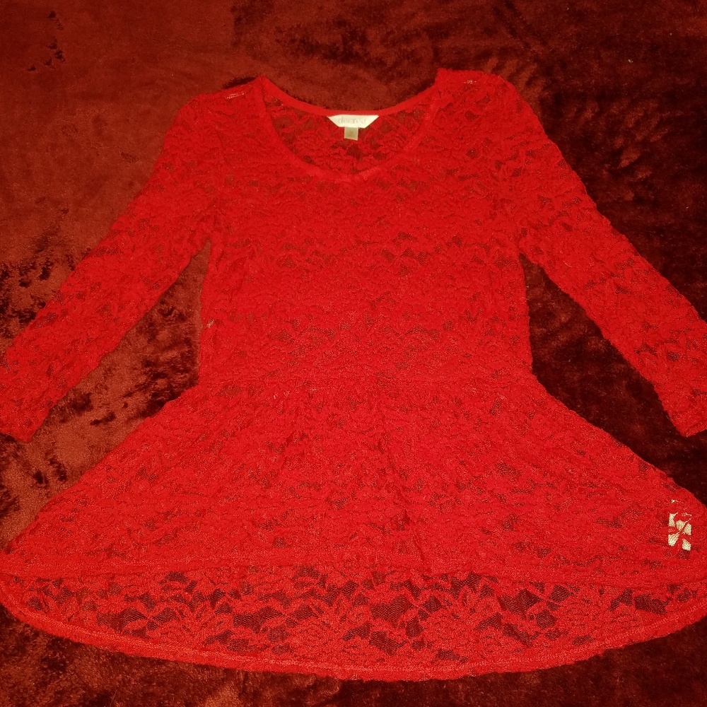 Cute lace, long-sleeved red shirt